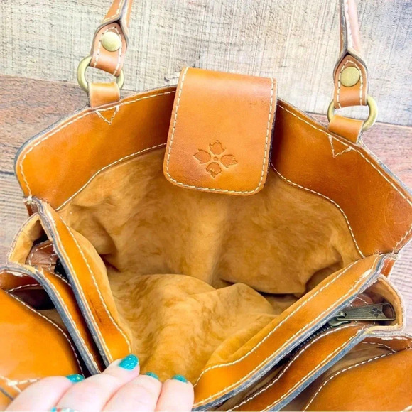 Patricia Nash Rienzo Signature Map Satchel - Picture 11 of 15